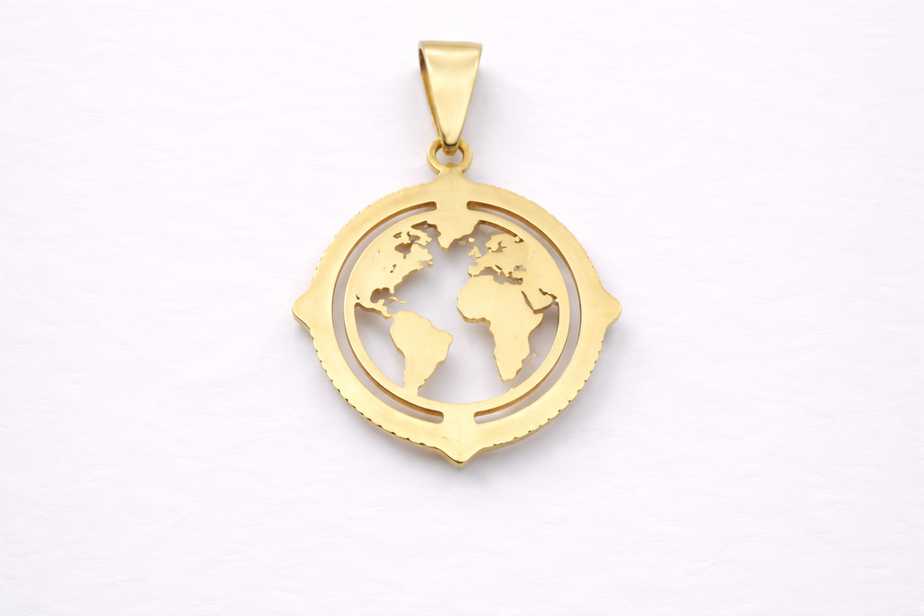 Pendant World Gold – symbol of connection and strength