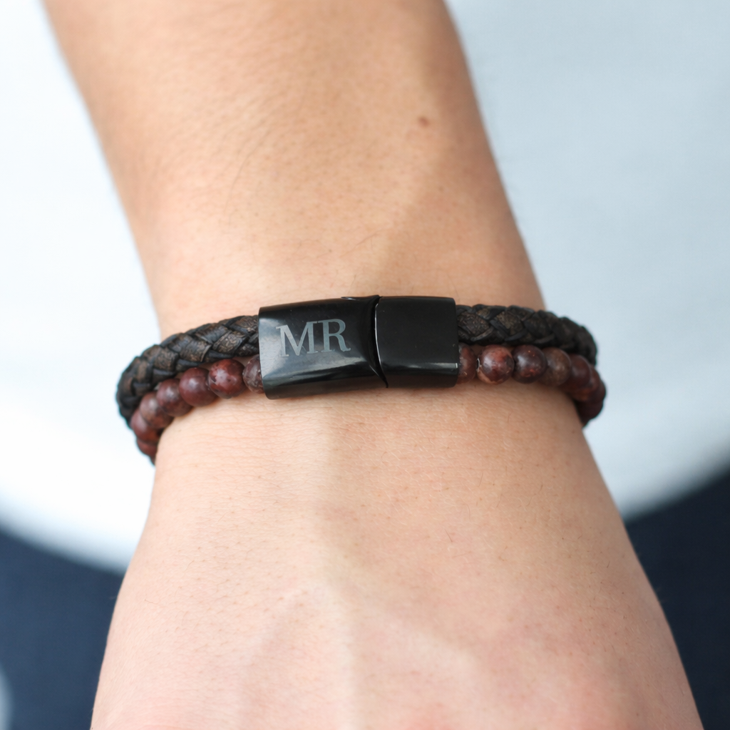Leather Bracelet with Bordeaux Red Tiger Eye Beads – cool and meaningful