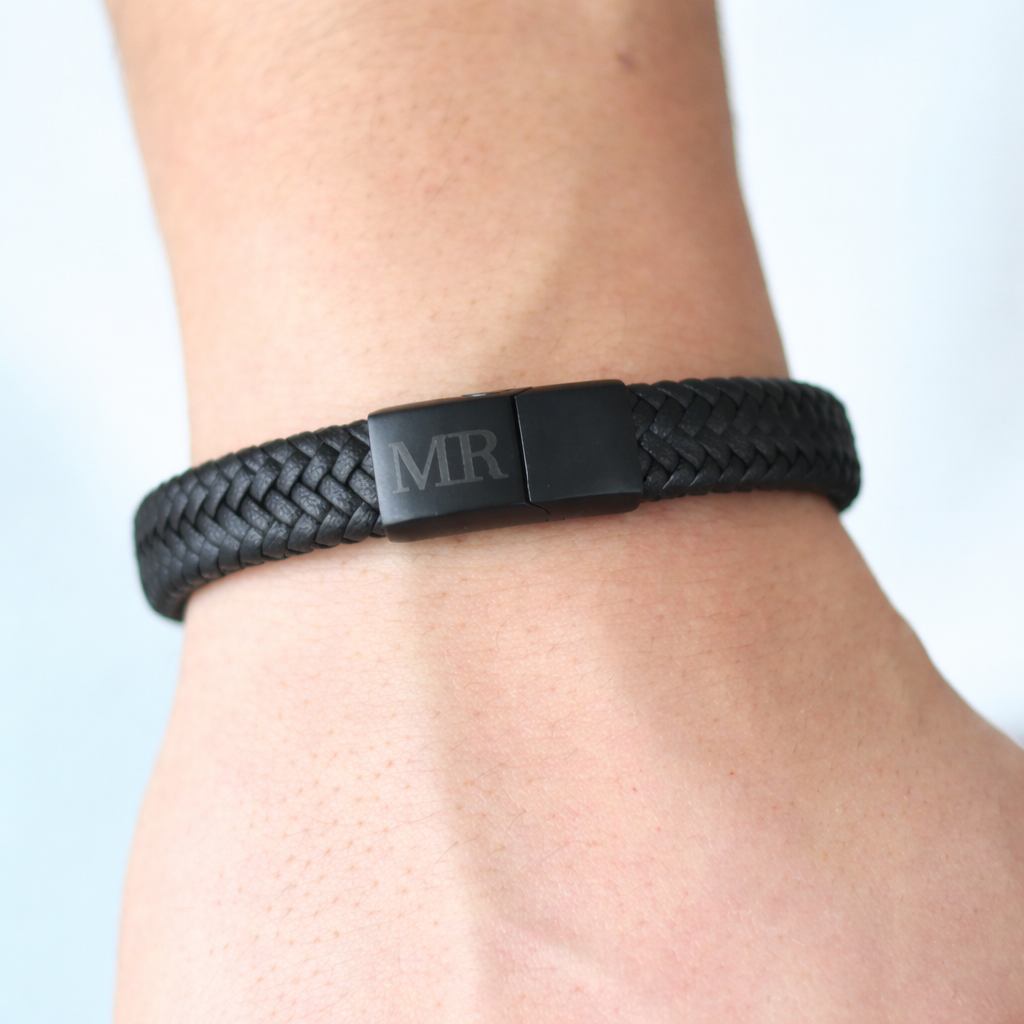 Gevlochten leren armband zwart – robuust en betekenisvol