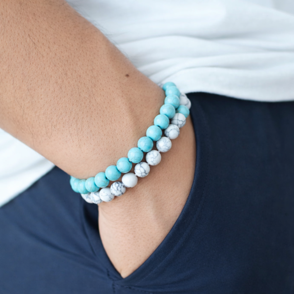 Beaded Bracelet Marble White With Turquoise Bead – stylish and unique