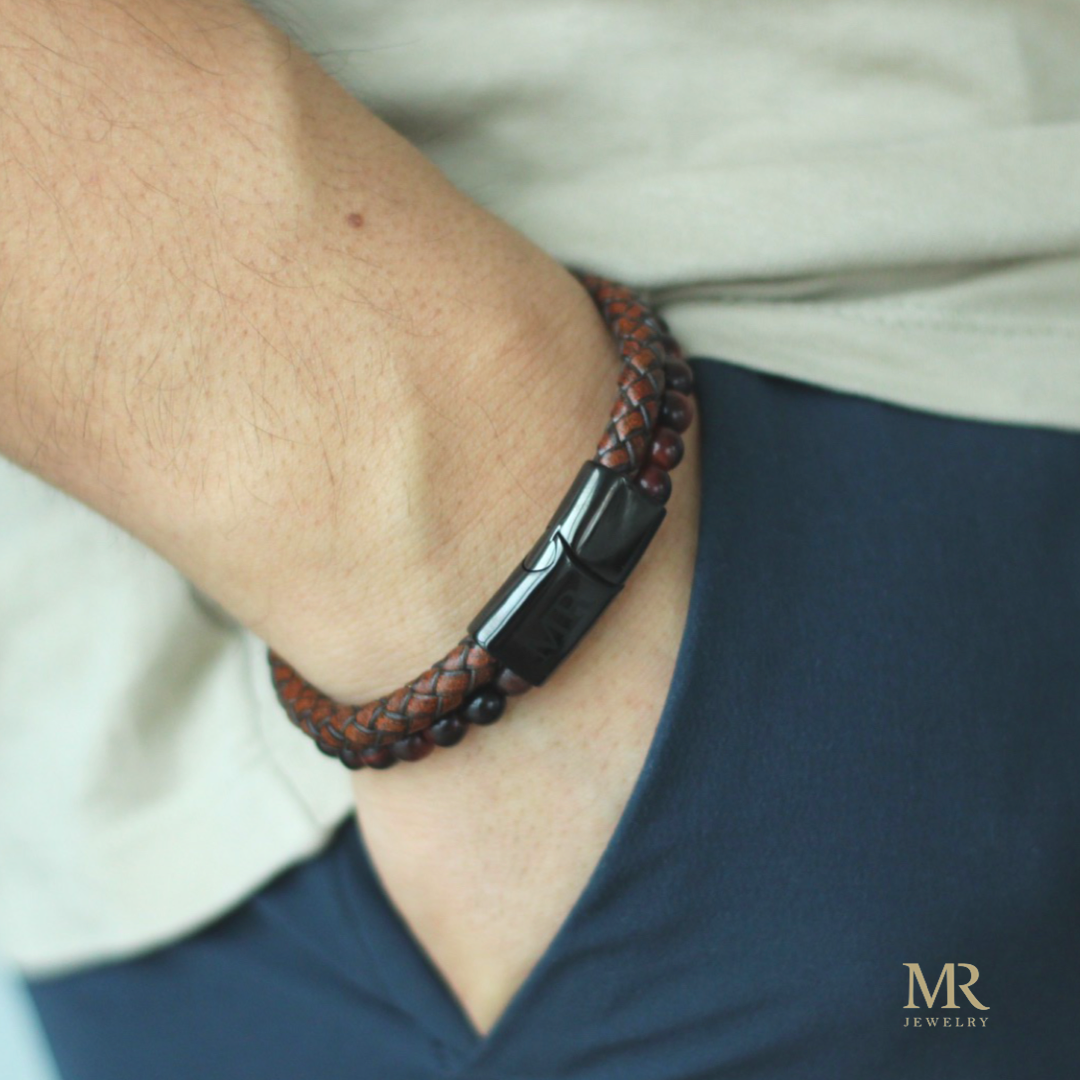 MijnRoots natuursteen leren armband met donker rode tijgeroog kralen - RVS Sluiting